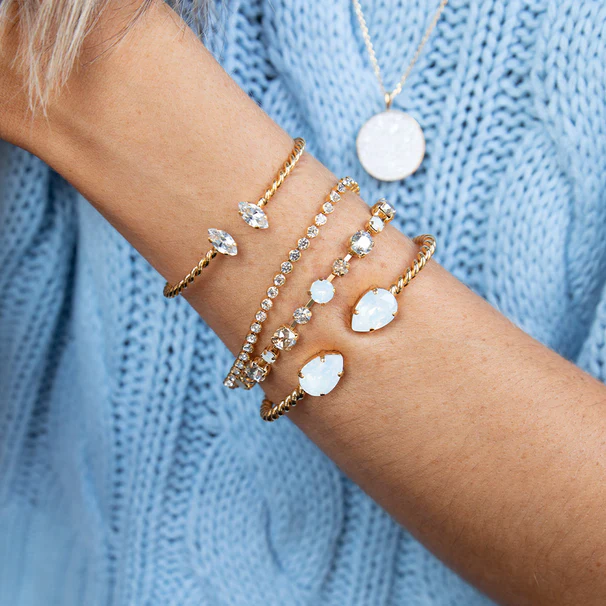 Armband "Mini Drop Bracelet Gold / White Opal" -Caroline Svedbom - Bild 2