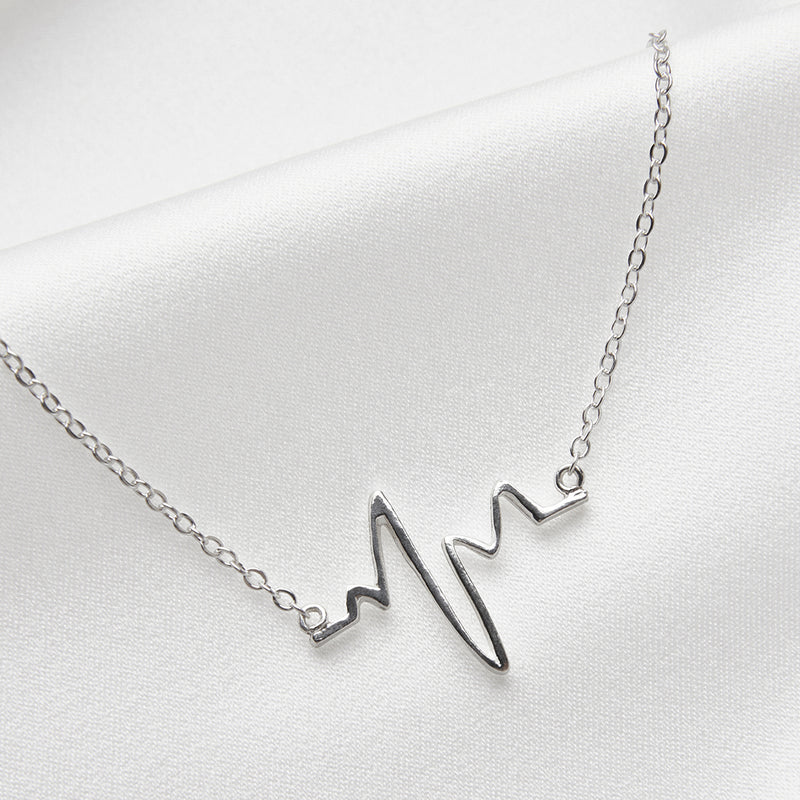 By Sofia Wistam "Heartbeat Silverhalsband" - Halsband